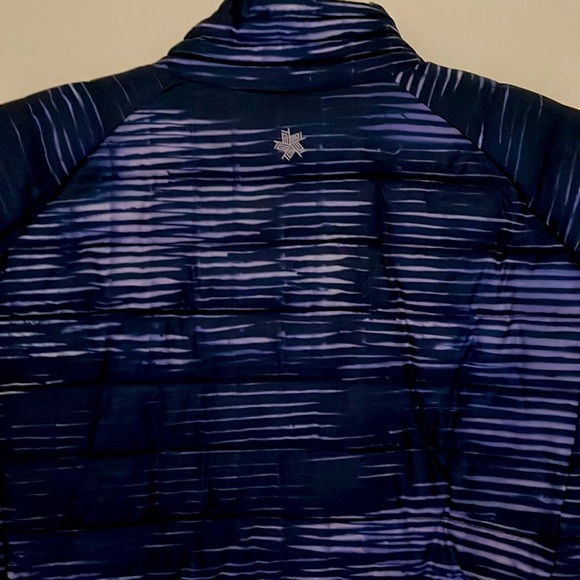 Tek Gear Women’s Puffer Jacket Size L full zip front Color Dark blue/pur… - Picture 3 of 5